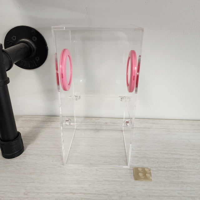 Medium Flat Top Magnetic 4x4x8 Jumping Spider Enclosure (holds fruit flies)