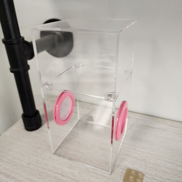 Medium Flat Top Magnetic 4x4x8 Jumping Spider Enclosure (holds fruit flies)