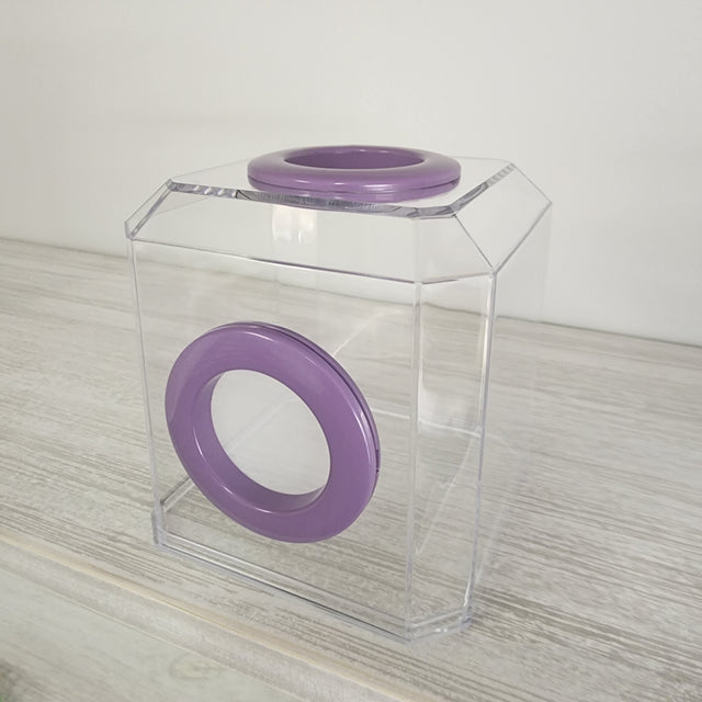 This BFP den jumping spider enclosure features a leak roof design, and a press on the bottom with a firm hold as you break it in. This enclosure has been a favorite among jumping spider breeders.