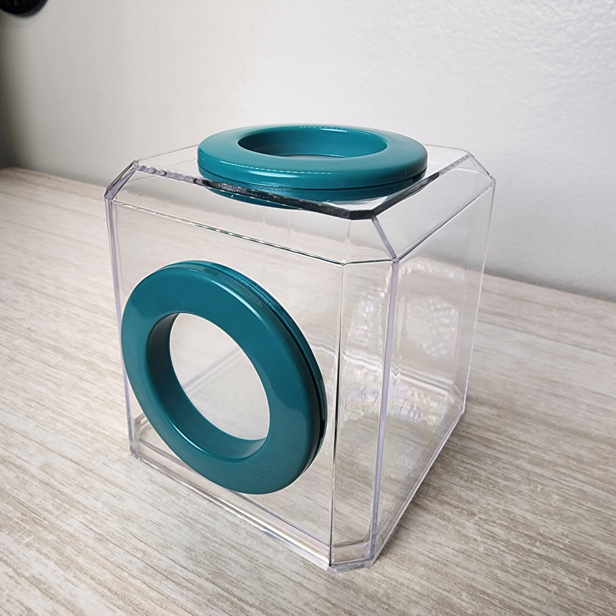 Mini Den Dual Vent 3x3x3 Jumping Spider Enclosure (holds fruit flies)