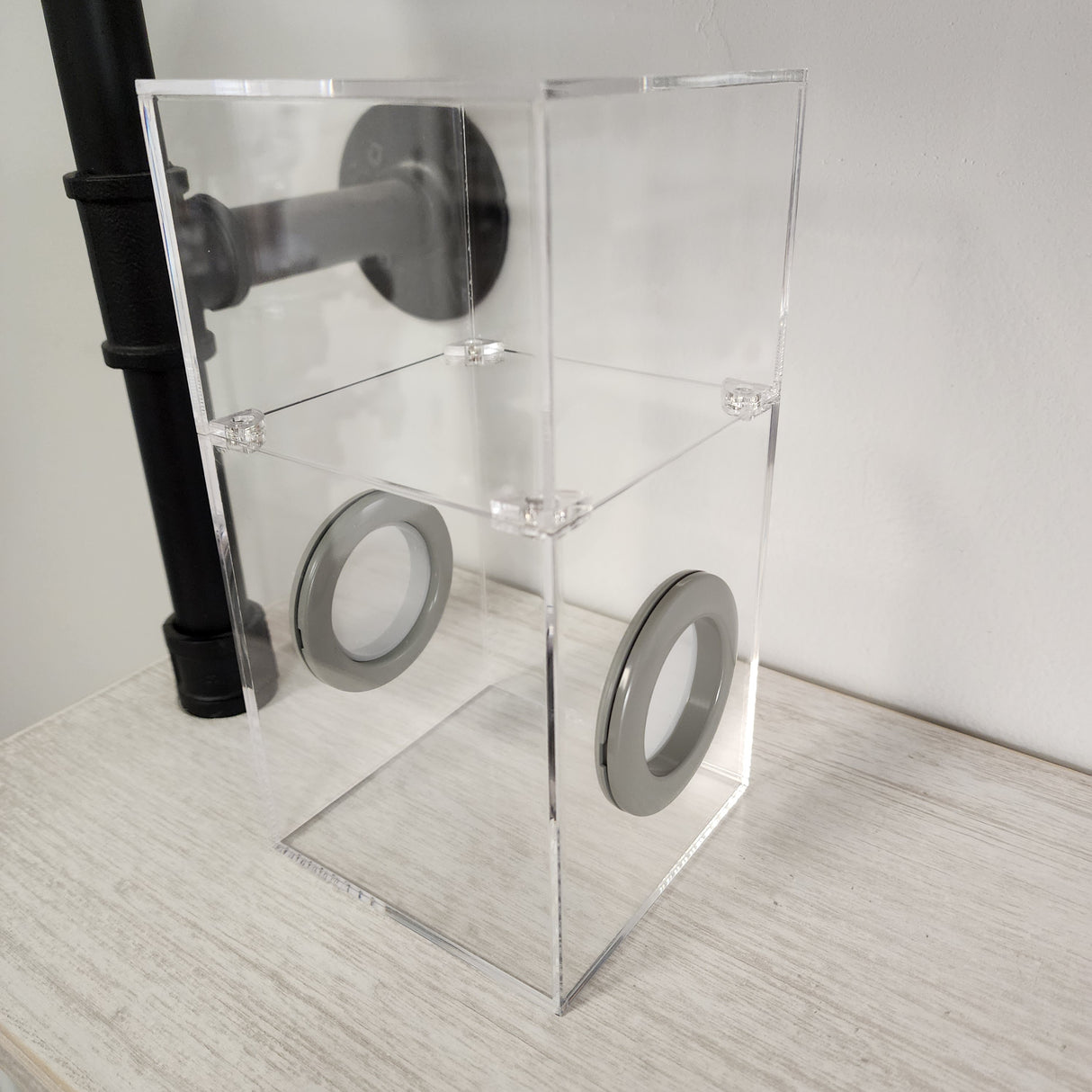 Medium Flat Top Magnetic 4x4x8 Jumping Spider Enclosure (holds fruit flies)