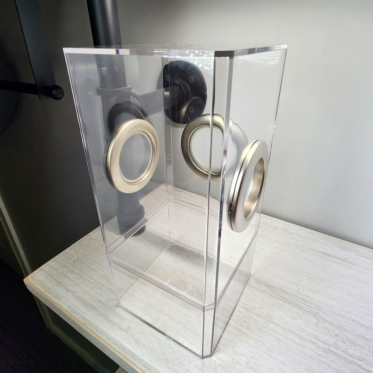 B-STOCK Flat Top Tri Vent Spider Condo Jumping Spider Enclosure (holds fruit flies)