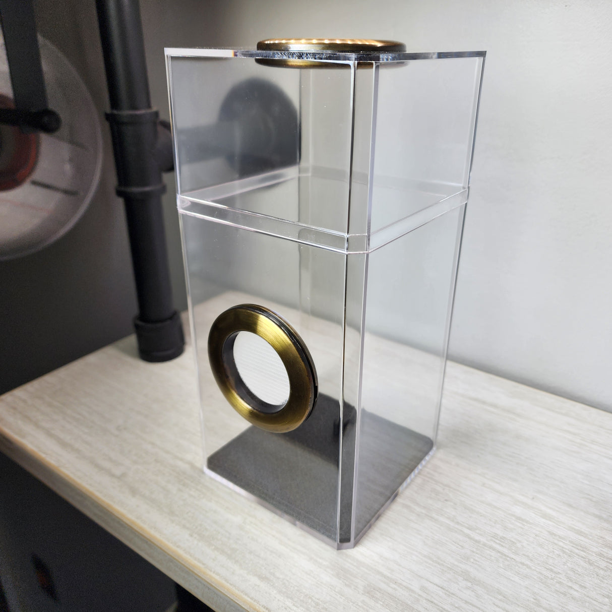 Removable floor insert for the B-STOCK 4X4X8.5