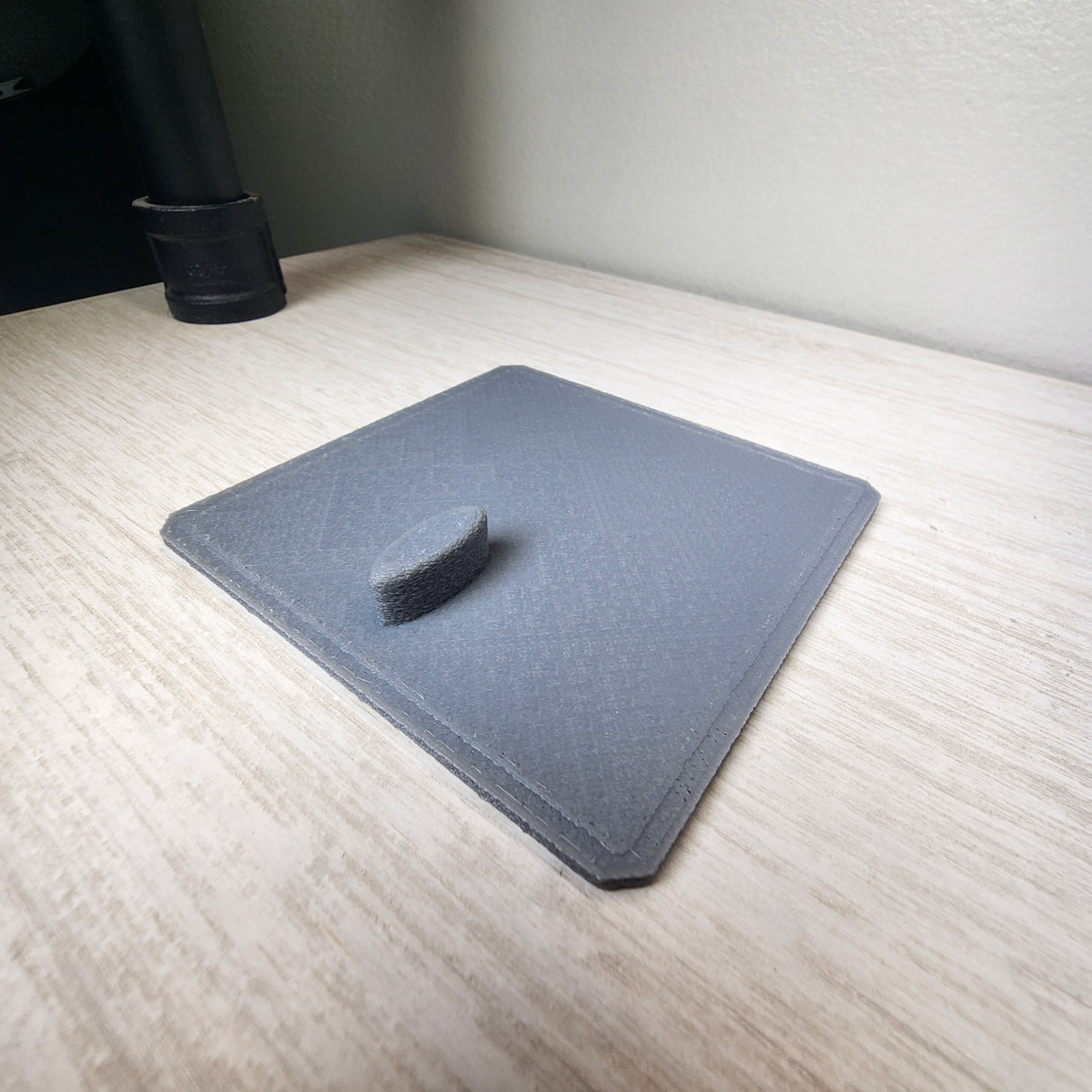 Removable floor insert for the B-STOCK 4X4X8.5