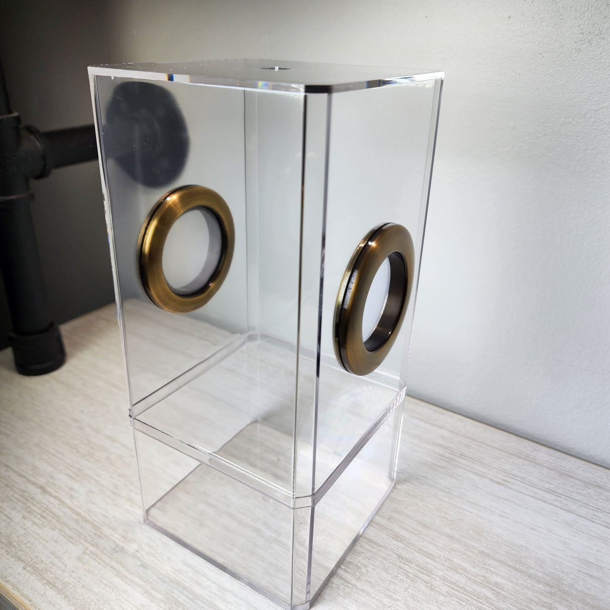 B-STOCK Flat-Top Dual Vent Spider Condo Jumping Spider Enclosure (holds fruit flies)