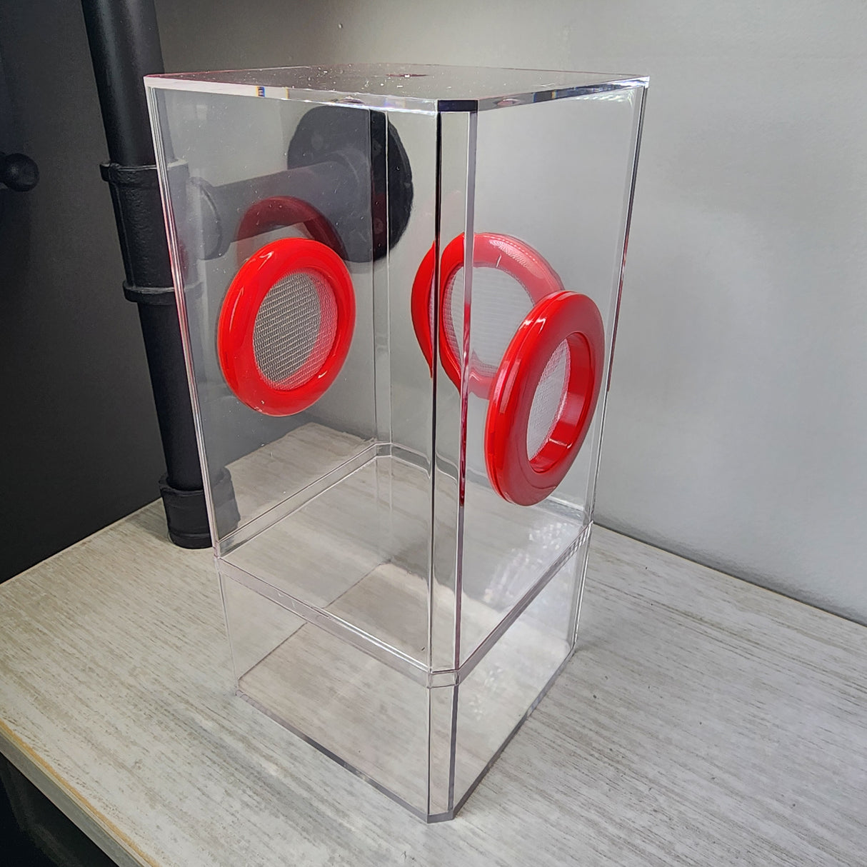 B-STOCK Flat Top Tri Vent Spider Condo Jumping Spider Enclosure (holds fruit flies)