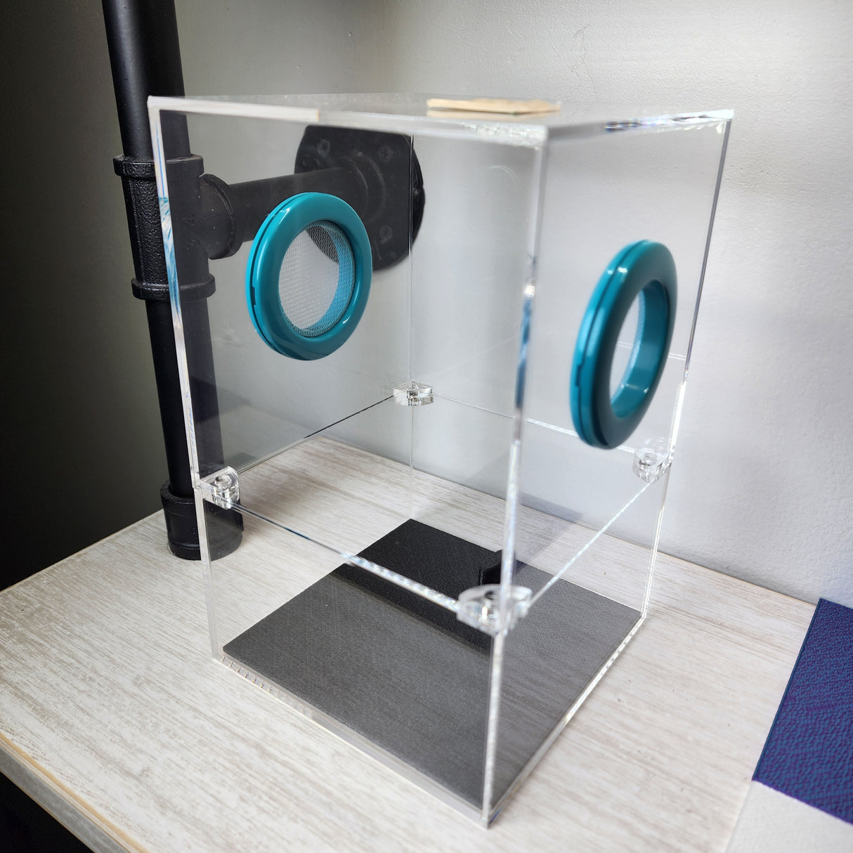 Removable floor insert for the 4x4x8 Magnetic Flat Top