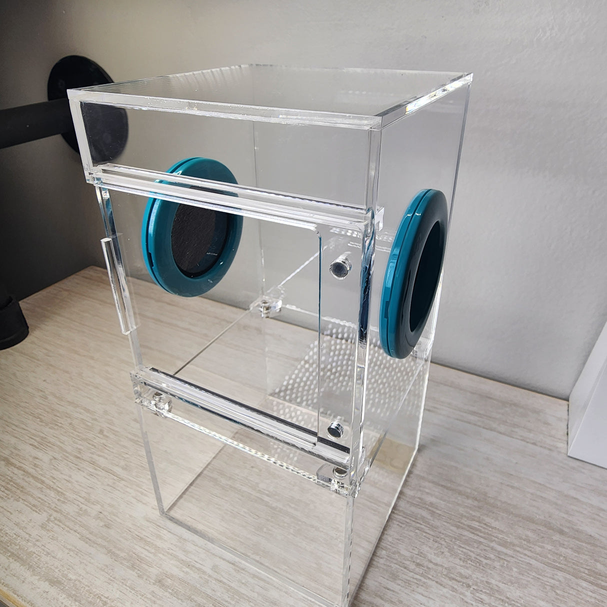 Medium Flat Top 4x4x8 Magnetic Front Opening Jumping Spider Enclosure