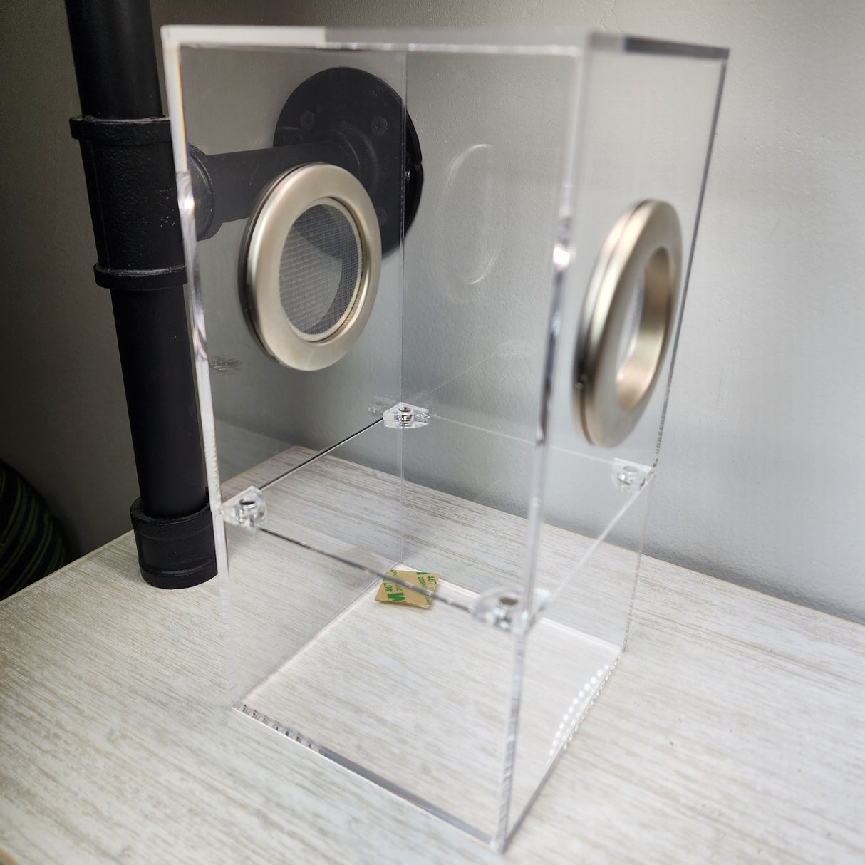 Medium Flat Top Magnetic 4x4x8 Jumping Spider Enclosure (holds fruit flies)