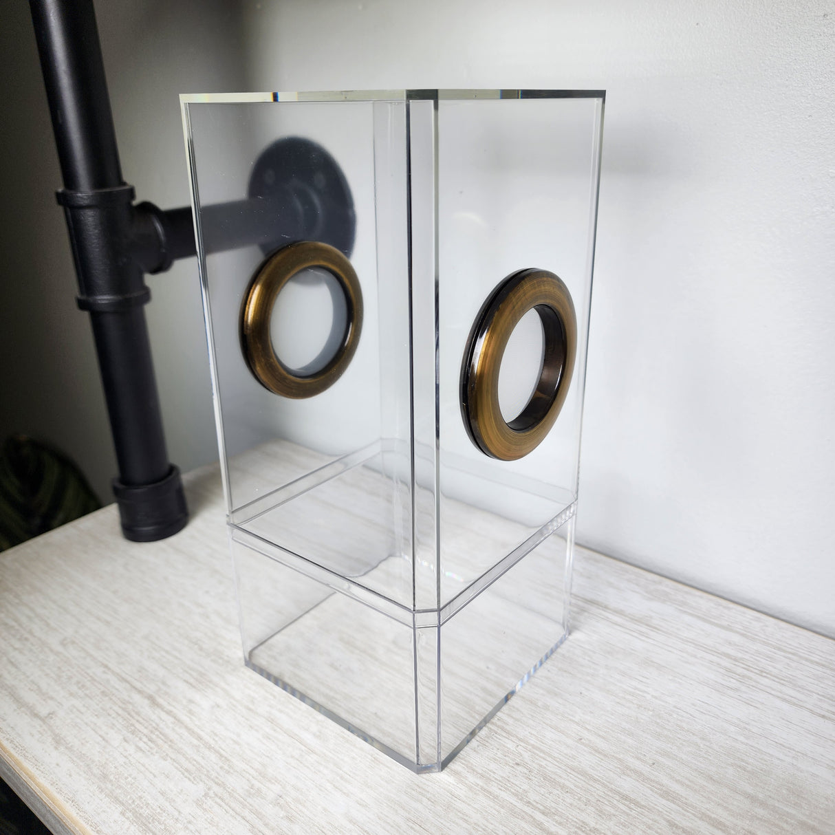 B-STOCK Flat-Top Dual Vent Spider Condo Jumping Spider Enclosure (holds fruit flies)