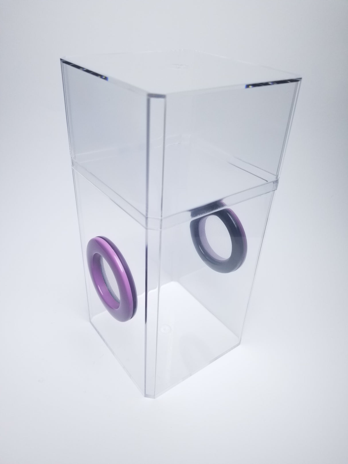 B-STOCK Flat-Top Dual Vent Spider Condo Jumping Spider Enclosure (holds fruit flies)