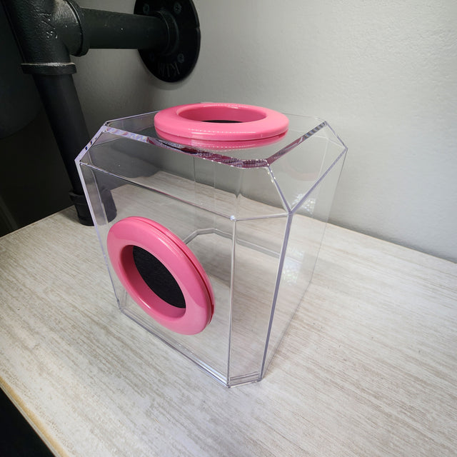 Den Dual Vent 4x4x4 Jumping Spider Enclosure(holds fruit flies)