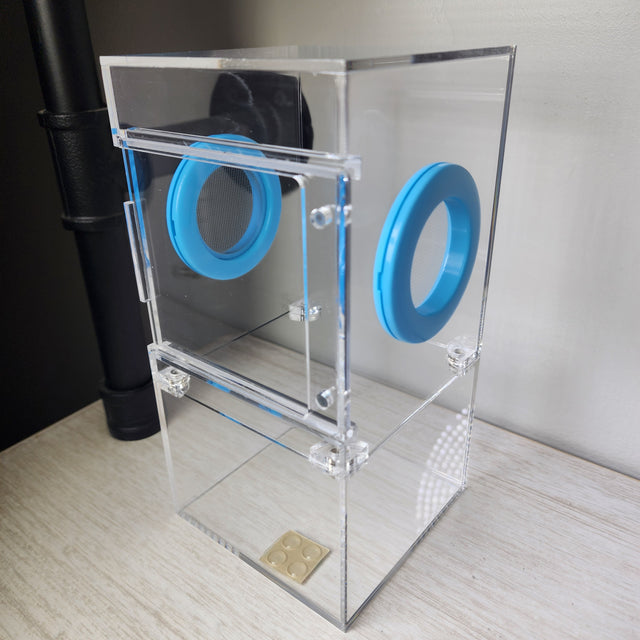 Medium Flat Top 4x4x8 Magnetic Front Opening Jumping Spider Enclosure