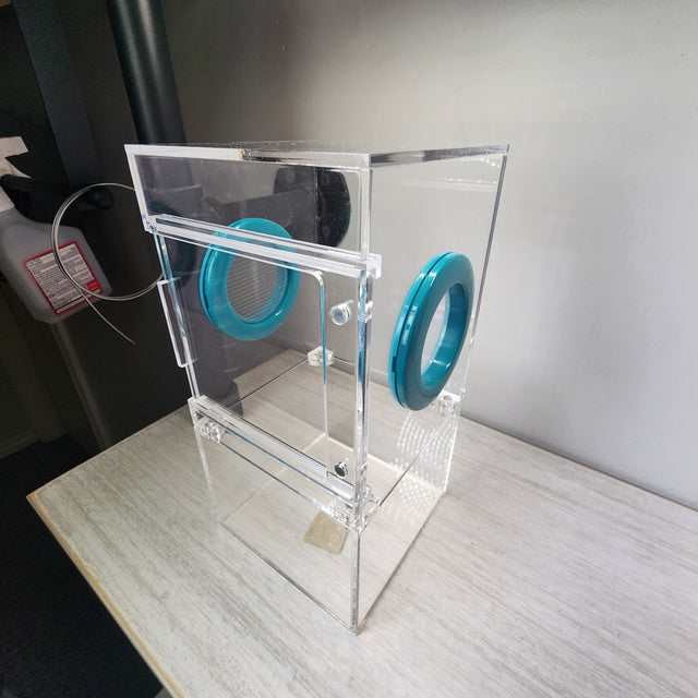 Medium Flat Top 4x4x8 Magnetic Front Opening Jumping Spider Enclosure