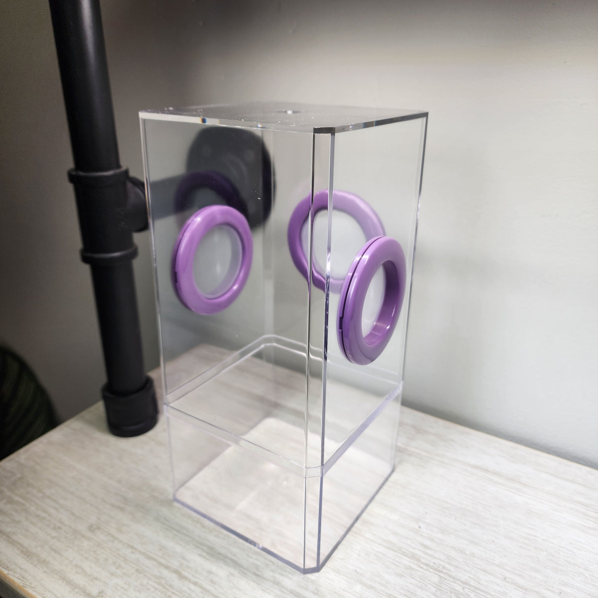 B-STOCK Flat Top Tri Vent Spider Condo Jumping Spider Enclosure (holds fruit flies)